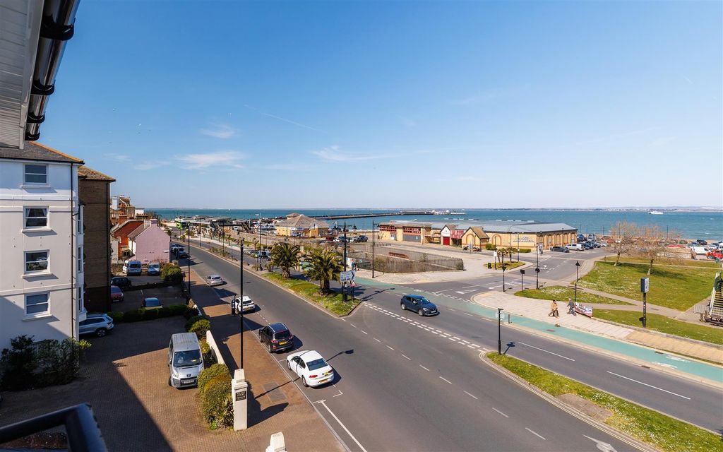 Additional image 18 of 2 bed flat to rentEsplanade, Ryde PO33