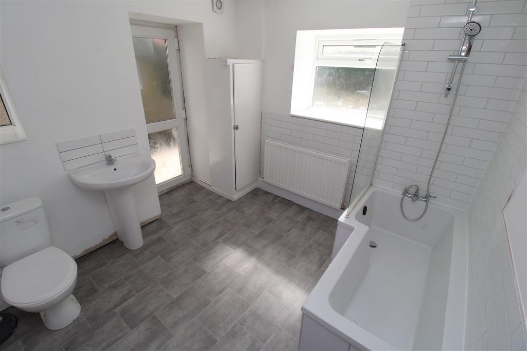 Additional image 5 of 1 bed flat to rentNeath Road Briton Ferry, Neath SA11