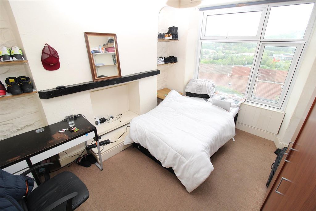 Additional image 3 of 5 bed semi-detached house to rentLaura Street Treforest, Pontypridd CF37