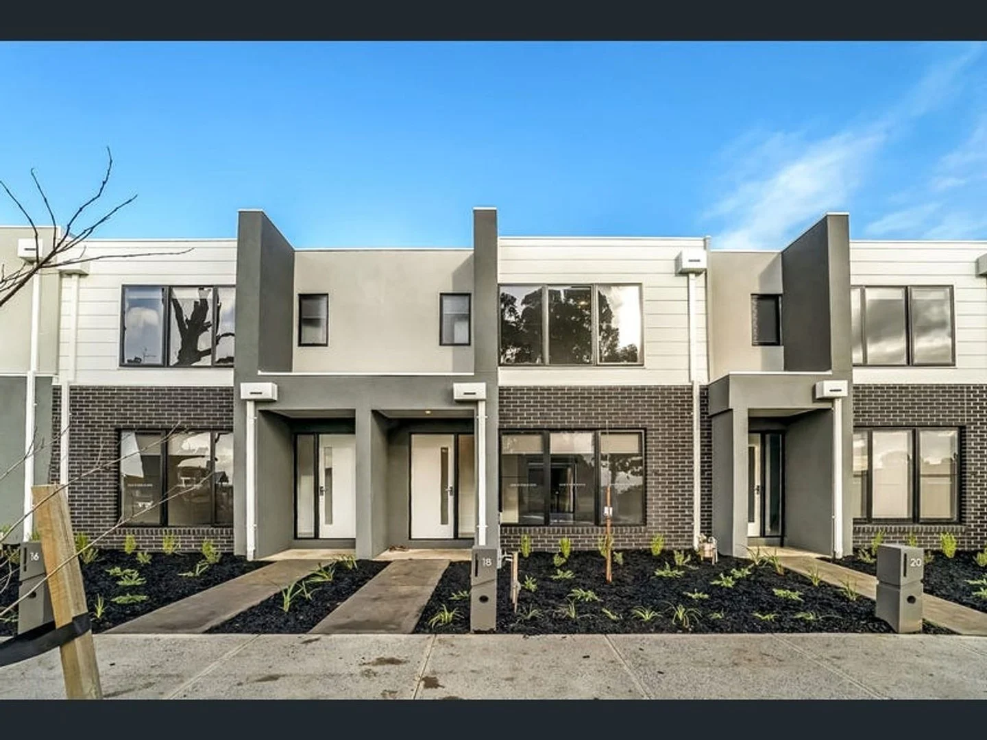 18 McComb Lane, Cranbourne VIC 3977