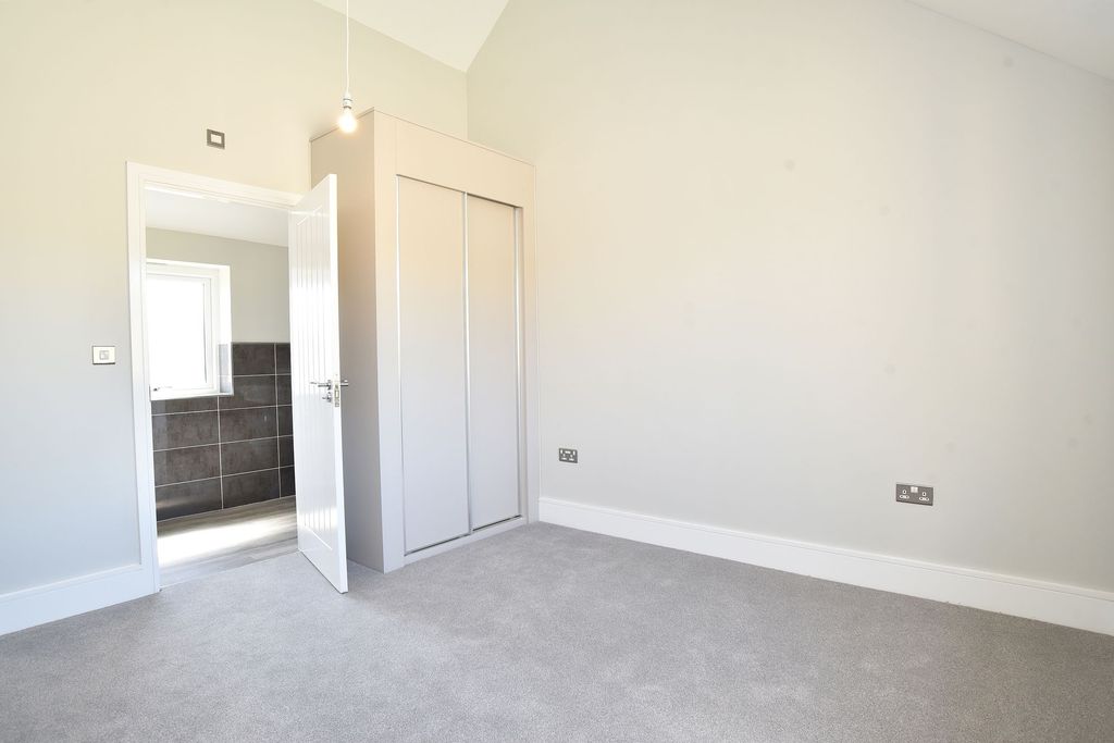 Additional image 6 of 4 bed detached house to rentLangsett Grove, Harrogate HG3
