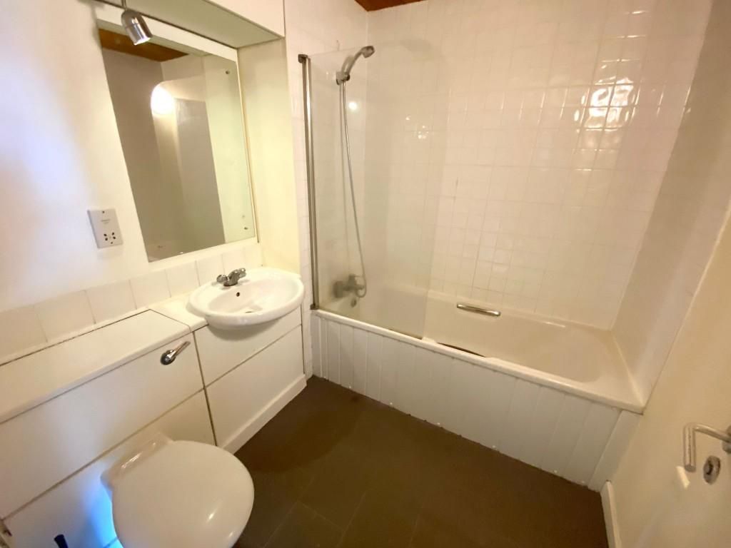 Additional image 6 of 2 bed flat to rentWhingate, Leeds LS12