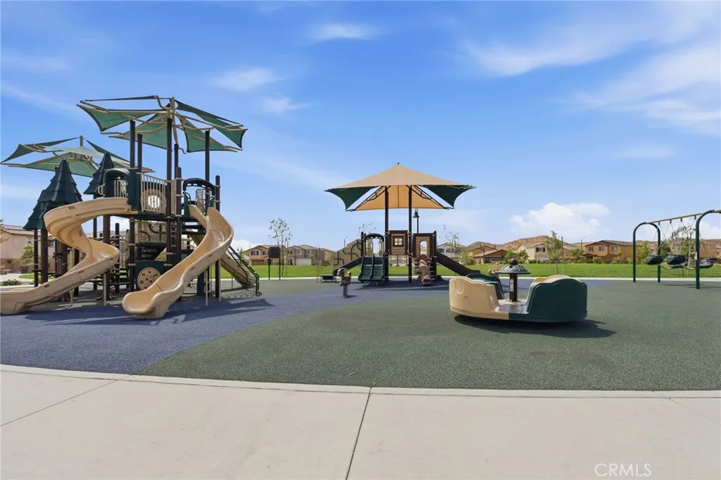 28858 Enclave Ln, Winchester, CA 92596