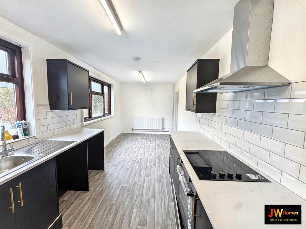 Additional image 3 of 3 bed property to rentBryncelyn, Treharris CF46