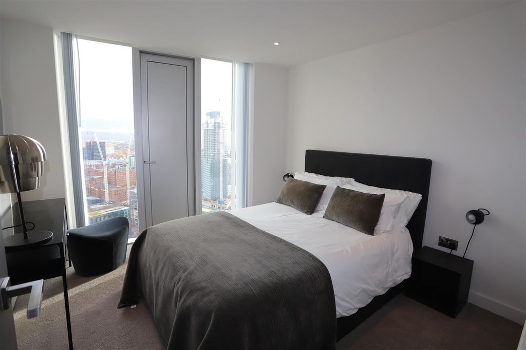 Additional image 11 of 2 bed flat to rentDeansgate Square, Owen Street M15