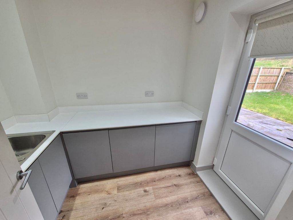 Additional image 6 of 6 bed detached house to rentPennyside Square, Loggerheads TF9