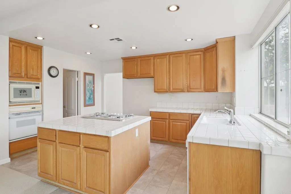 Additional image 57 of 2821 Avenida Valera, Carlsbad, CA 92009