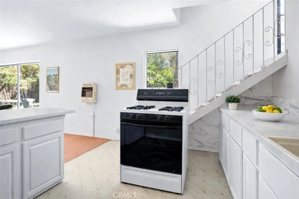 Additional image 130 of 15 La Crescenta Drive, Camarillo, CA 93010