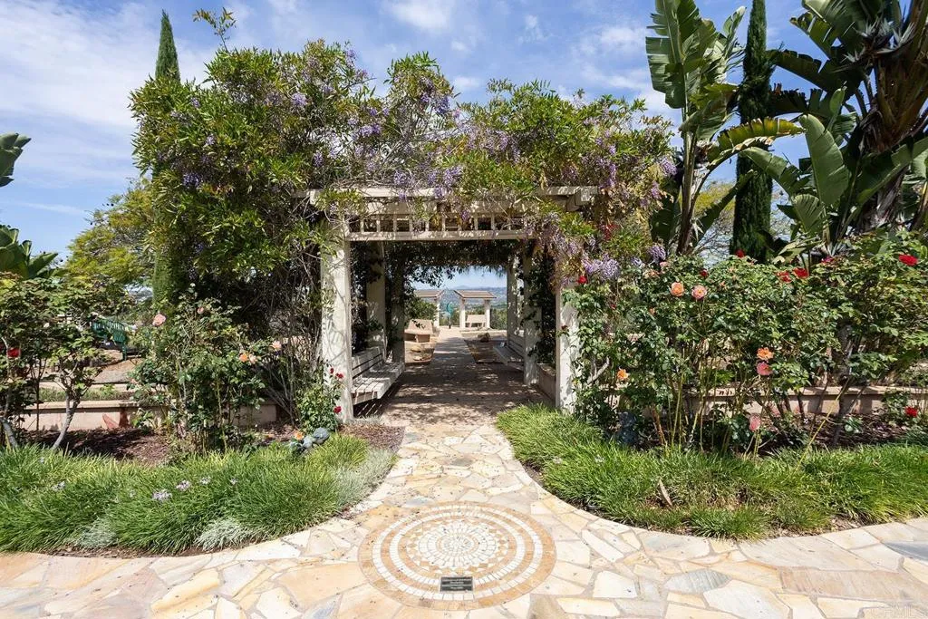 5627 Yerba Anita Dr, San Diego, CA 92115