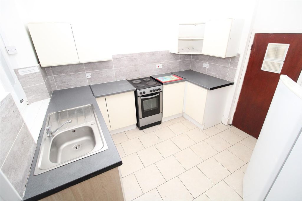 6 bed semi-detached house to rentWood Road Treforest, Pontypridd CF37