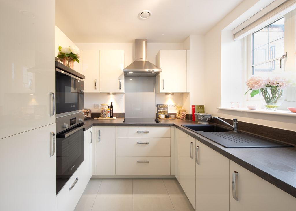 Additional image 5 of 2 bed flat to rentQueens Road, Weybridge KT13