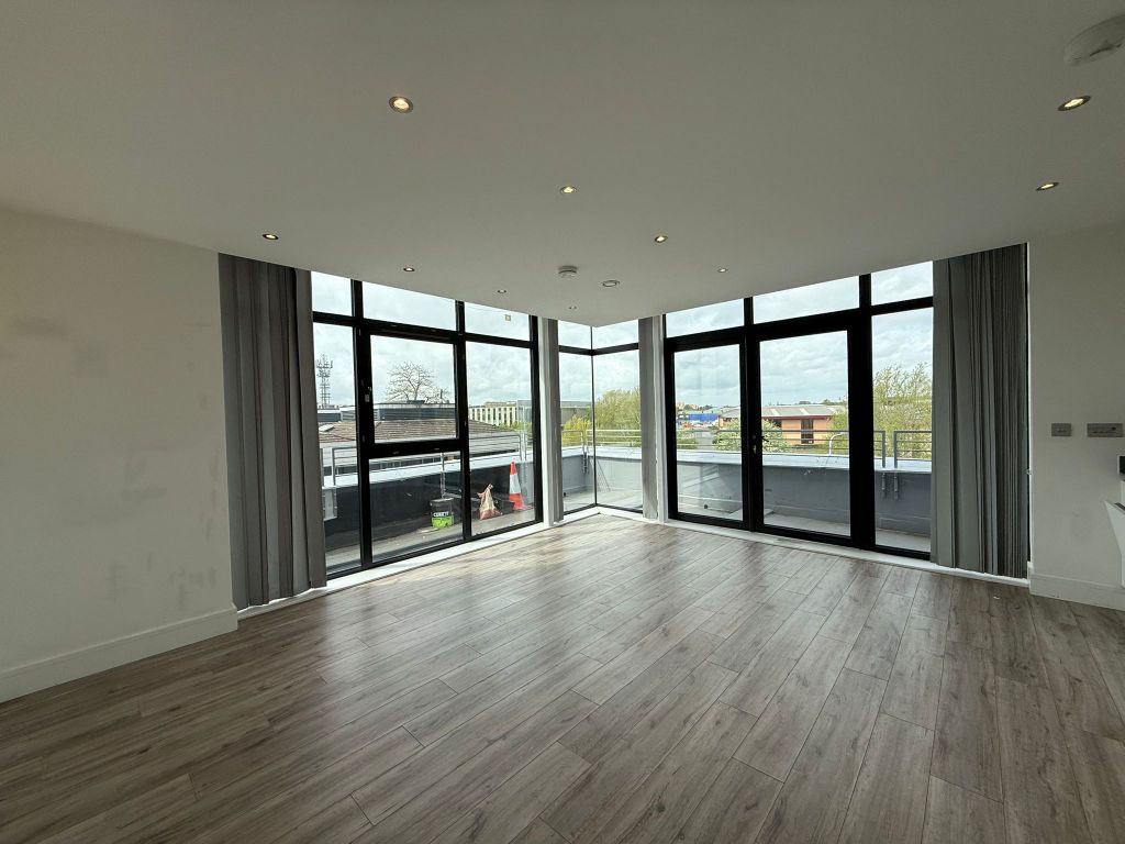 Additional image 2 of 2 bed flat to rentLeat House, Overbridge Square, Newbury RG14