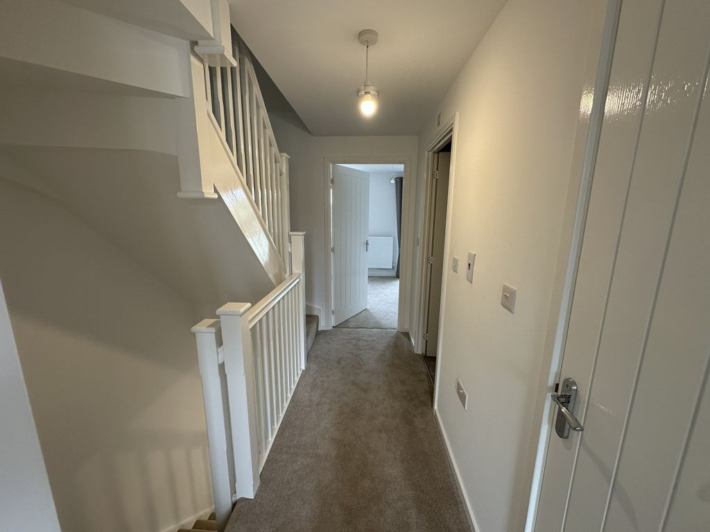 Additional image 11 of 3 bed town house to rentEpping Drive, Peterborough PE7