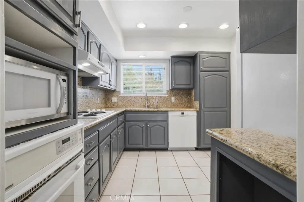 Additional image 41 of 10235 Lurline Ave Unit H, Chatsworth, CA 91311