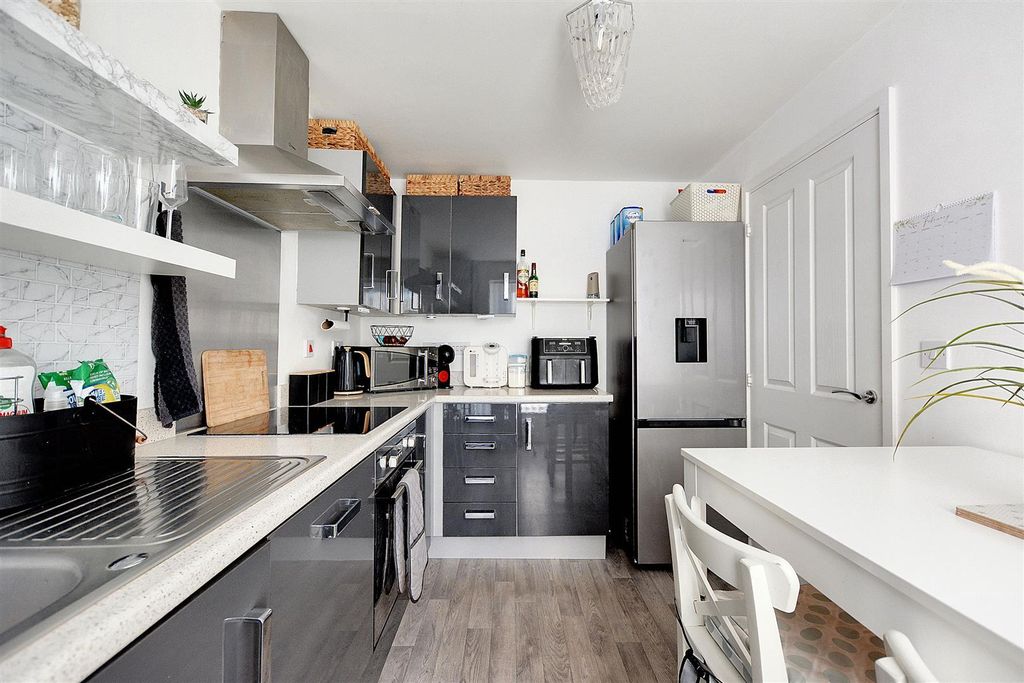 Additional image 7 of 2 bed semi-detached house to rentPadley Close, Bulwell, Nottingham NG6