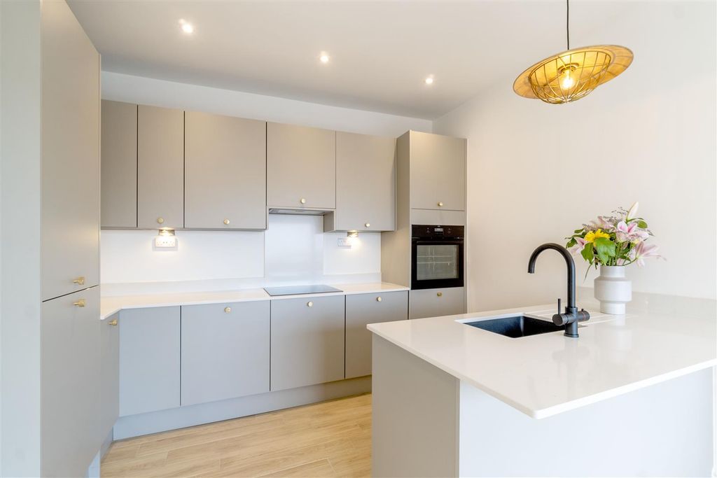 Additional image 3 of 4 bed property to rentMarine Road, Oreston, Plymouth PL9