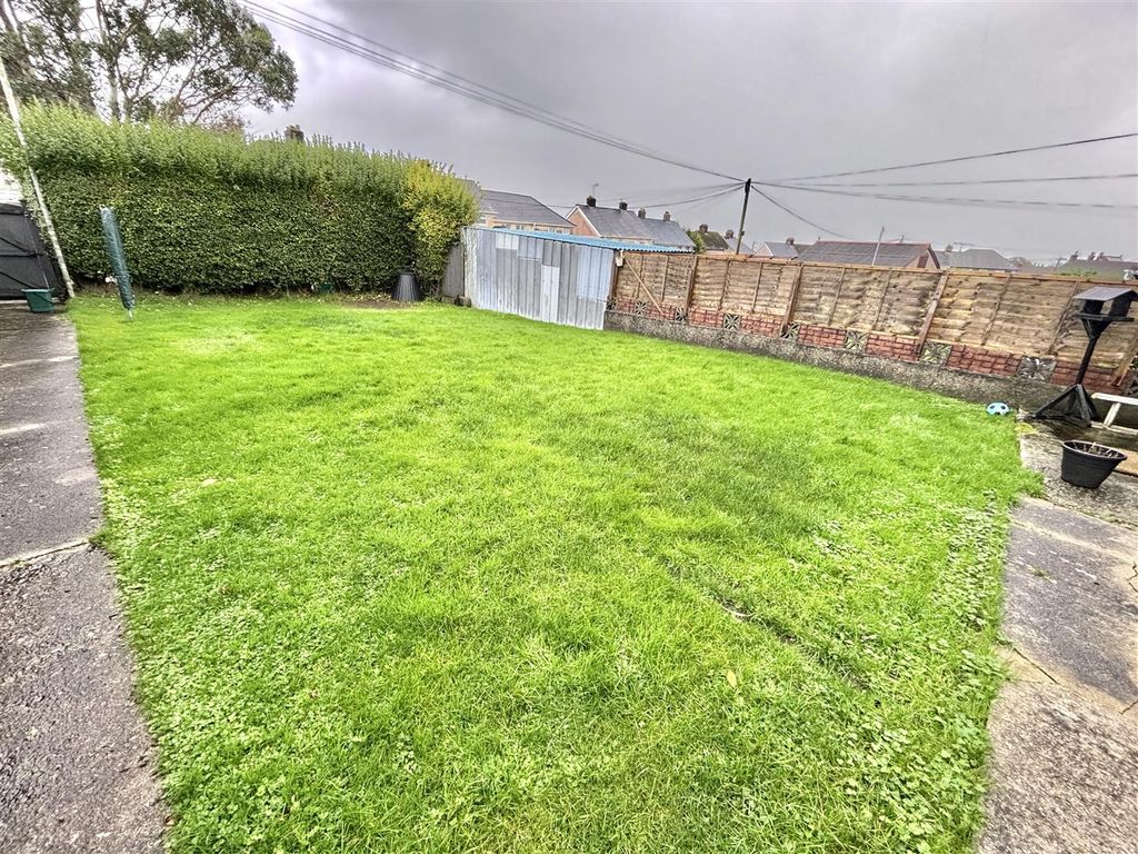 Additional image 6 of 3 bed end terrace house to rentDobell Road, St. Austell PL25
