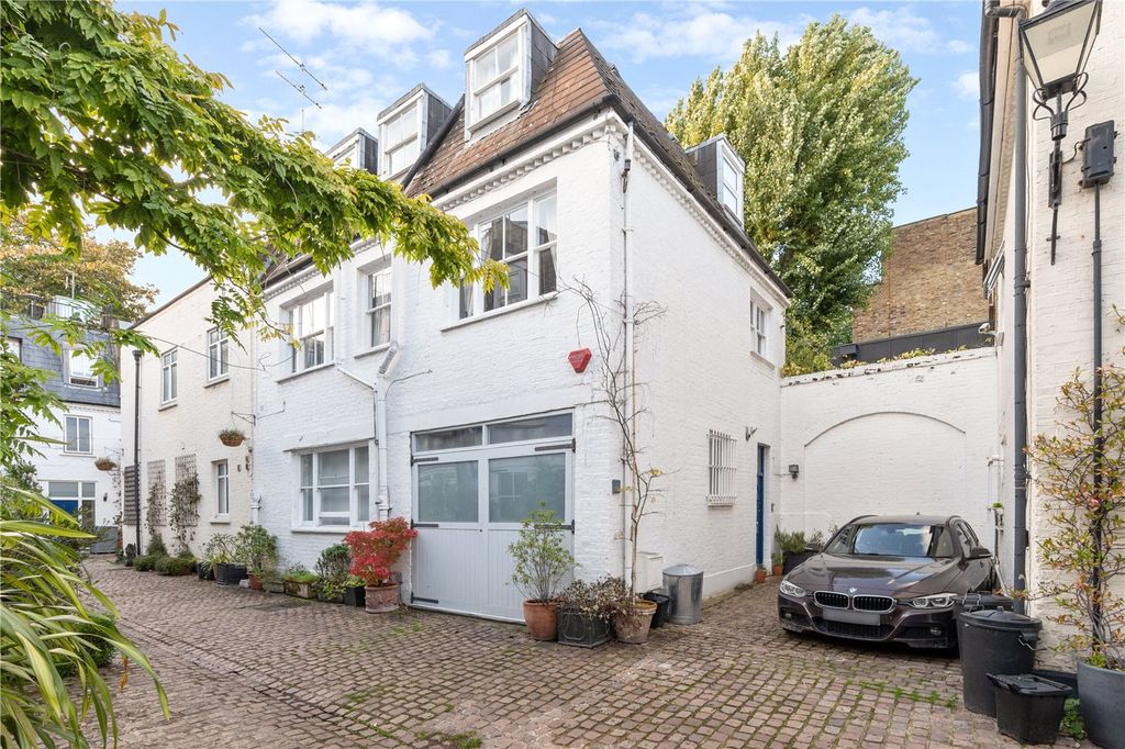 Additional image 3 of 4 bed town house to rentFulton Mews, London W2