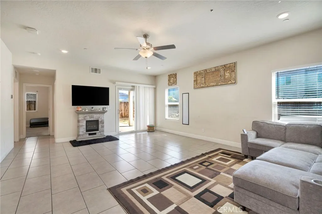 Additional image 12 of 5952 E Truman Ave, Fresno, CA 93727