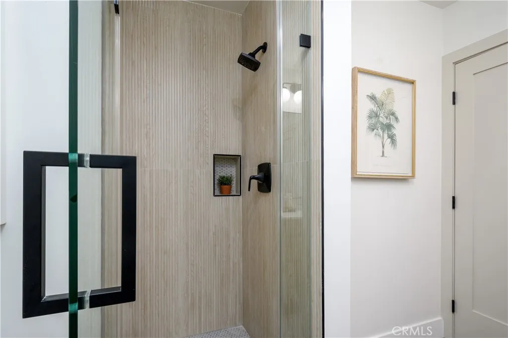 Additional image 14 of 223 Howland Canal Ct, Venice, CA 90291