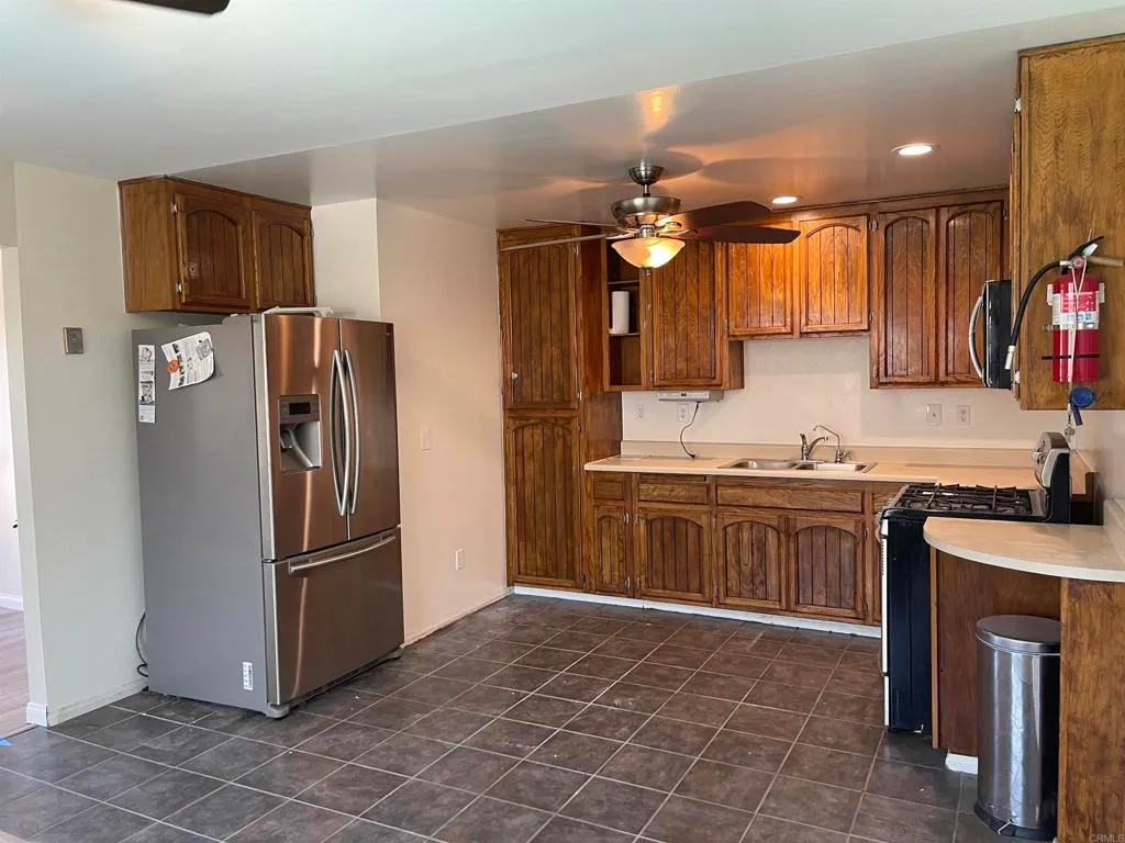 Additional image 81 of 5676 Chateau Dr, San Diego, CA 92117