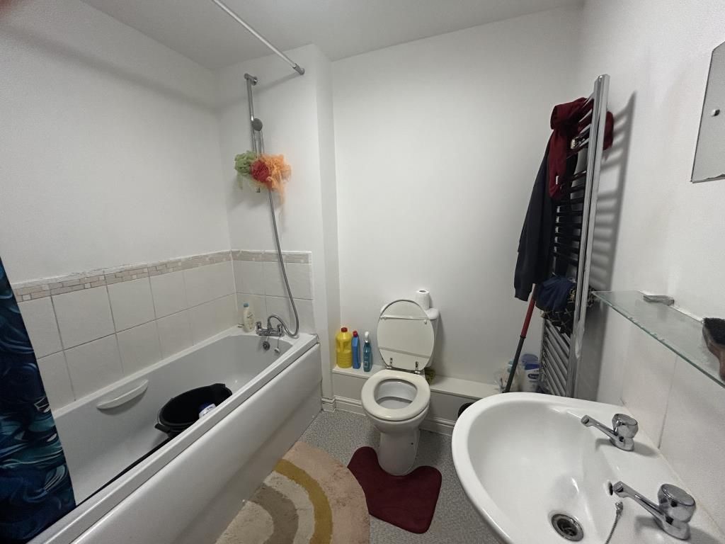 Additional image 12 of 2 bed flat to rentNewbury, Berkshire RG14