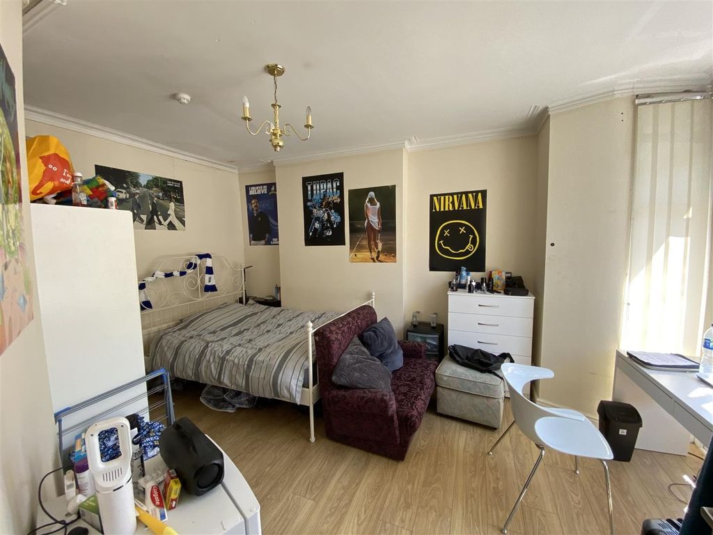 8 bed semi-detached house to rentBroadway Treforest, Pontypridd CF37