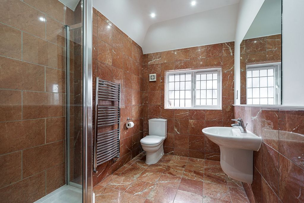 Additional image 18 of 3 bed semi-detached house to rentUpper Richmond Road West, Richmond TW10