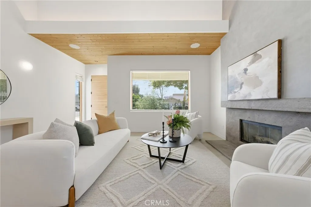 Additional image 131 of 12123 Iowa Ave, Los Angeles, CA 90025