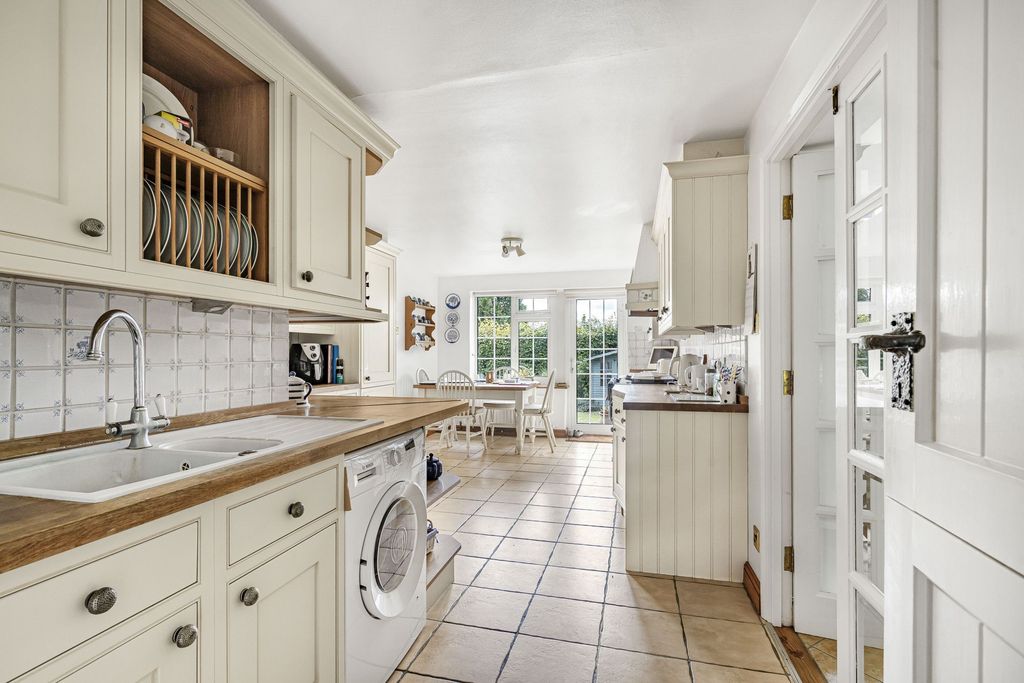 Additional image 2 of 2 bed detached house to rentDowns Lane, Leatherhead KT22