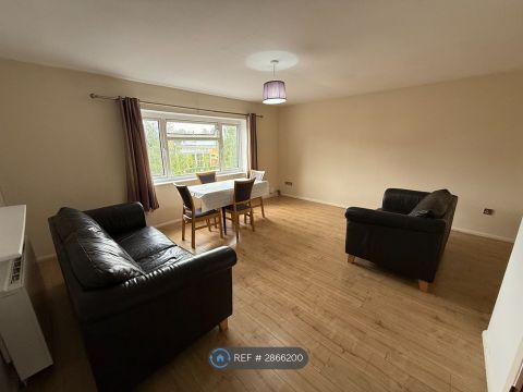 Knighton Road, Leicester LE2