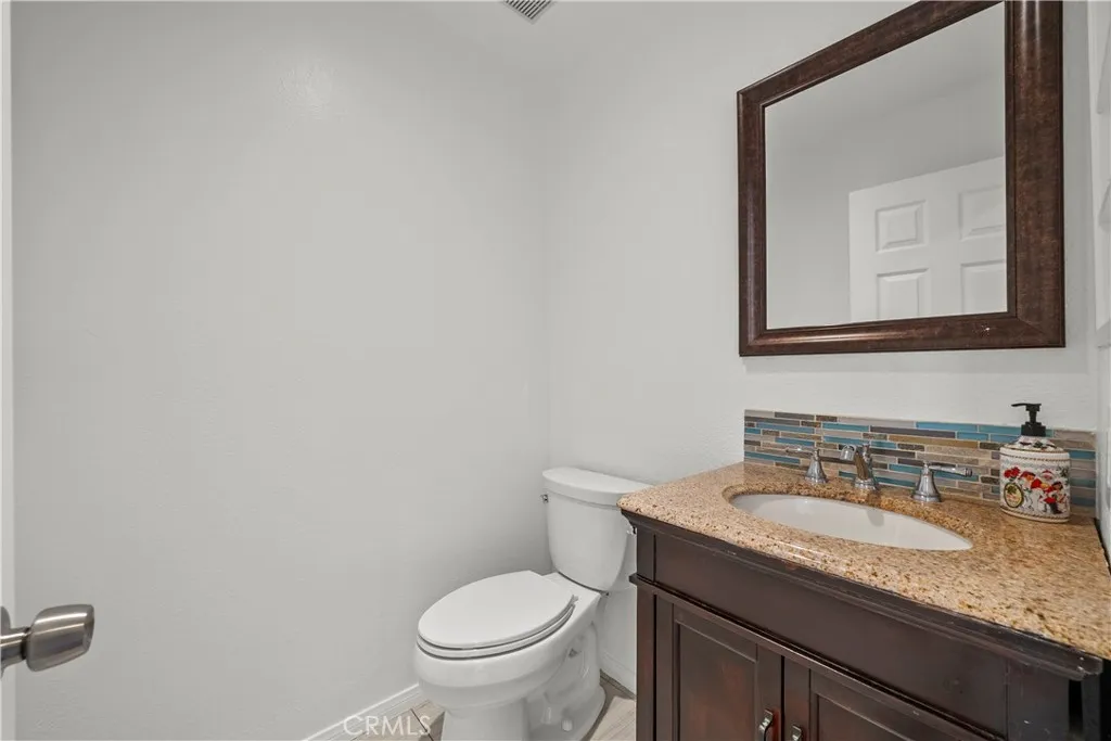 Additional image 32 of 22117 Burbank Blvd Unit 5, Woodland Hills, CA 91367