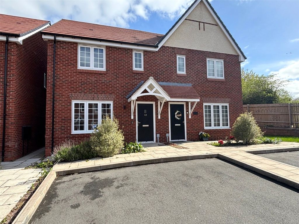 3 bed semi-detached house to rentJudith Turley Close, Stirchley, Telford, Shropshire TF3