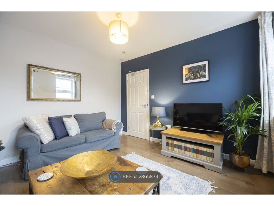 Additional image 2 of 6 bed terraced house to rentBristol Road, Gloucester GL1