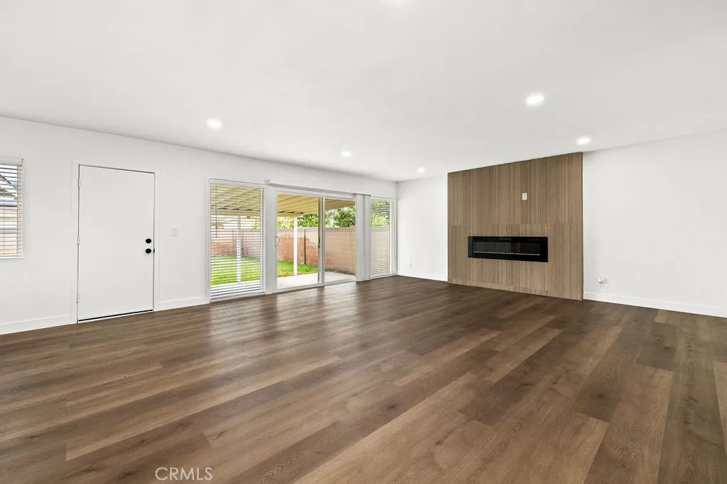 Additional image 16 of 2177 W Midwood Ln, Anaheim, CA 92804
