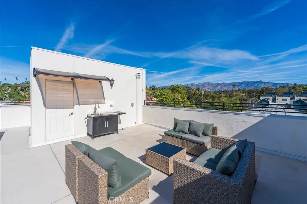 Additional image 38 of 712 N Chestnut Avenue, Los Angeles, CA 90042