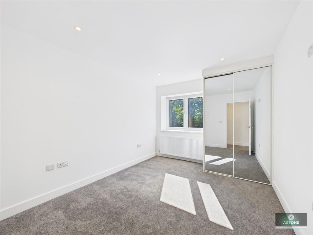 Additional image 8 of 2 bed flat to rentOld Hollow, Worth, Crawley RH10