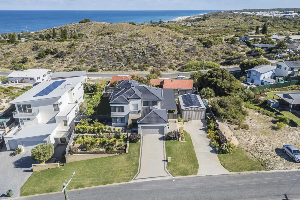 16 Hackney Way, Yanchep WA 6035