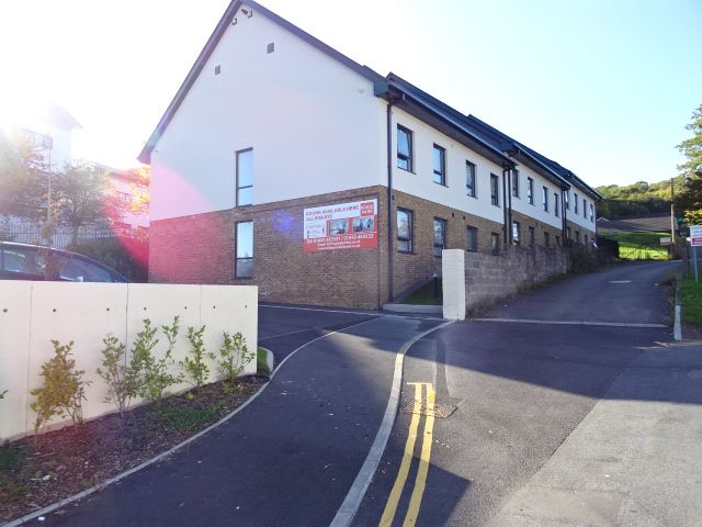1 bed flat to rentBrook Street, Treforest CF37