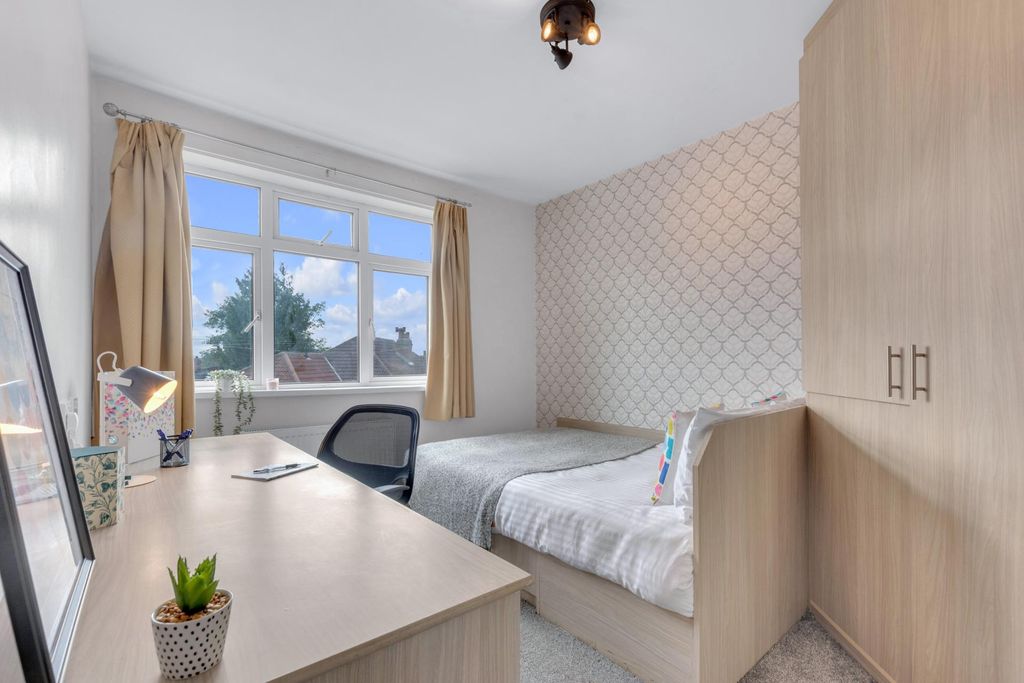 Additional image 12 of 5 bed shared accommodation to rentAsh Road, Leeds LS6