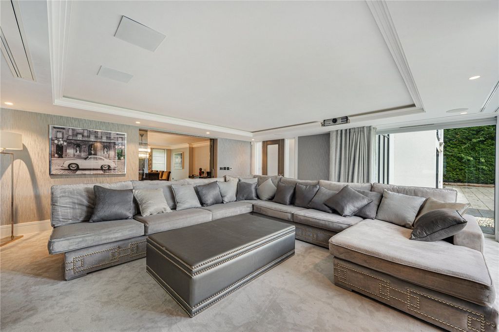 Additional image 7 of 5 bed detached house to rentBrooks Drive, Hale Barns, Altrincham WA15