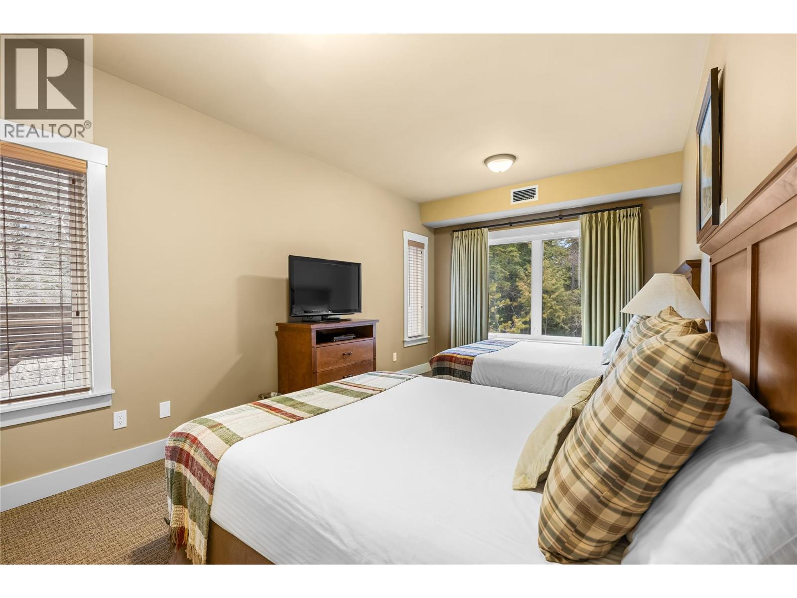 Additional image 4 of 16310 Woolgar Road, Crawford Bay, BC, V0B1E0