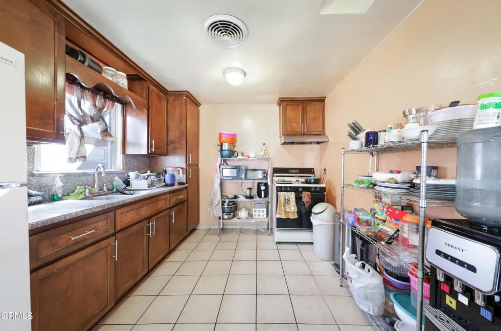 Additional image 44 of 1318 Vale Street, Bakersfield, CA 93307