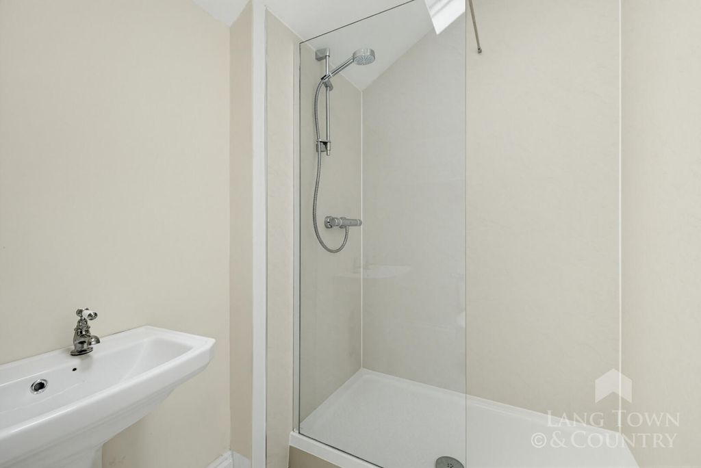 Additional image 8 of 1 bed flat to rentFlat 4, Southside Street, Plymouth PL1