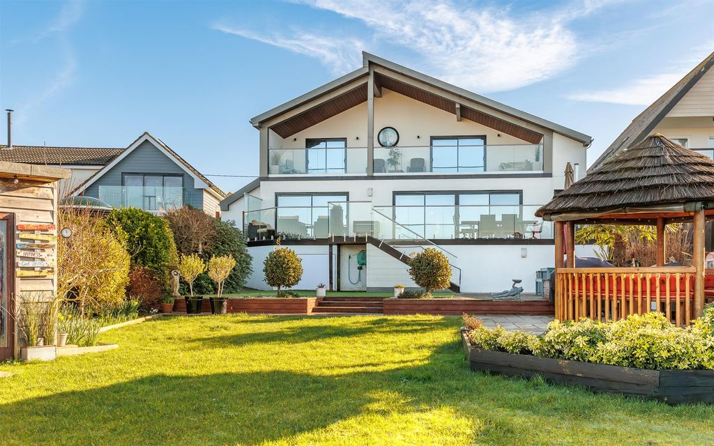 Additional image 66 of 5 bed detached house for saleBattery Road, Cowes PO31