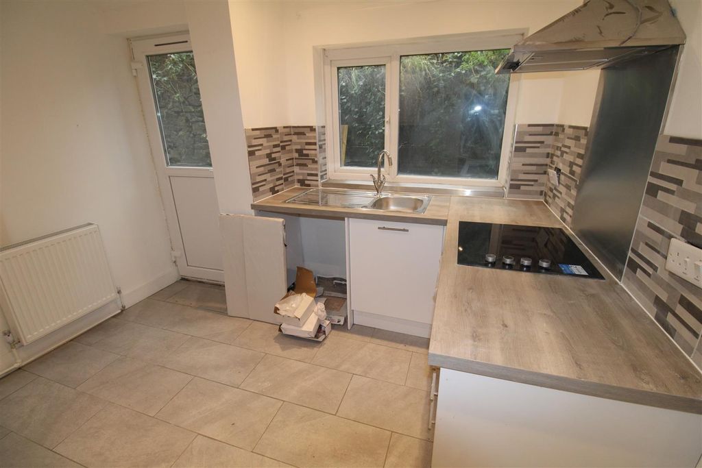 Additional image 2 of 3 bed semi-detached house to rentPenygraig Road Tonypandy, Tonypandy CF40