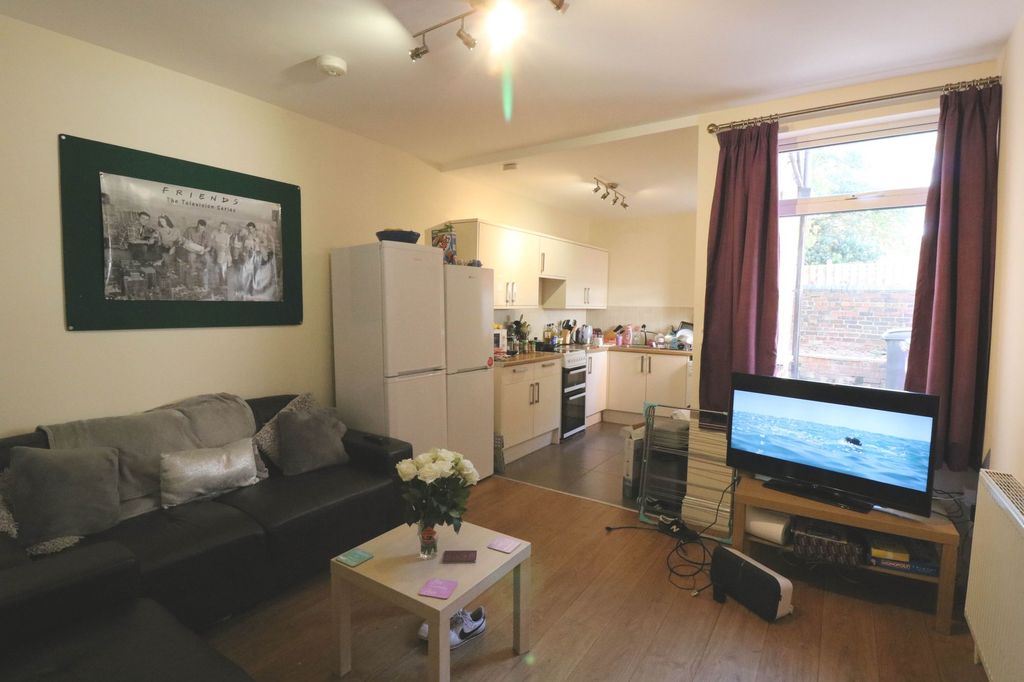 Additional image 3 of 6 bed shared accommodation to rentThompson Road, Sheffield S11