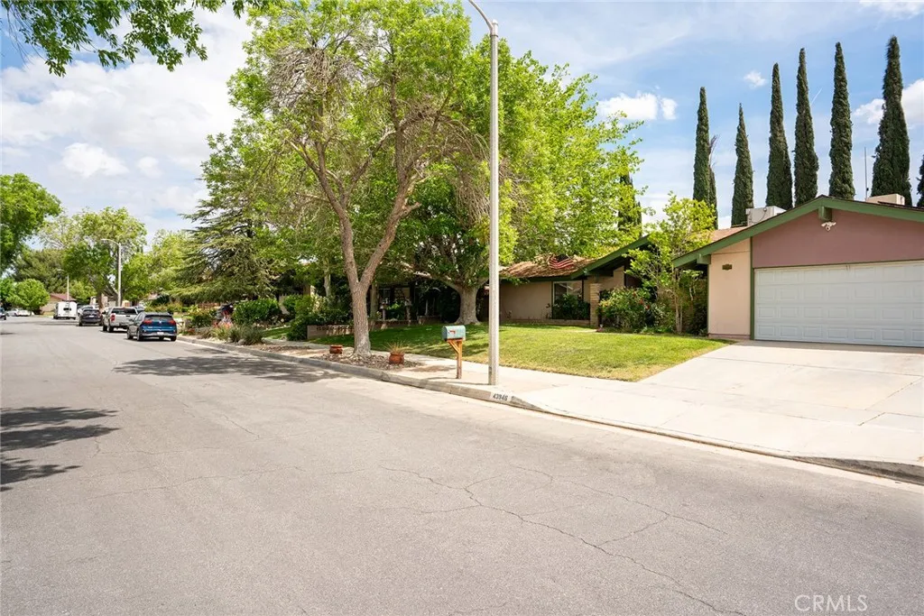 Additional image 3 of 43946 Galion Ave, Lancaster, CA 93536