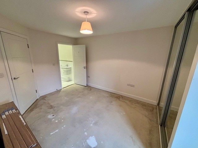Additional image 7 of 2 bed flat to rentHillview Place, Newbury RG14