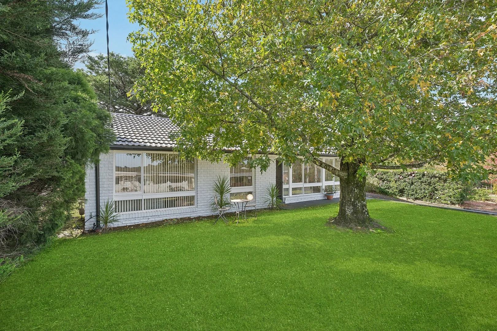 11 Maple Grove, Wentworth Falls NSW 2782